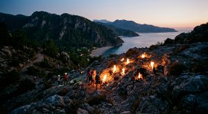 Mitolojinin ve Doğanın Sönmeyen Ateşi: Olympos Yanartaş Gezi Rehberi